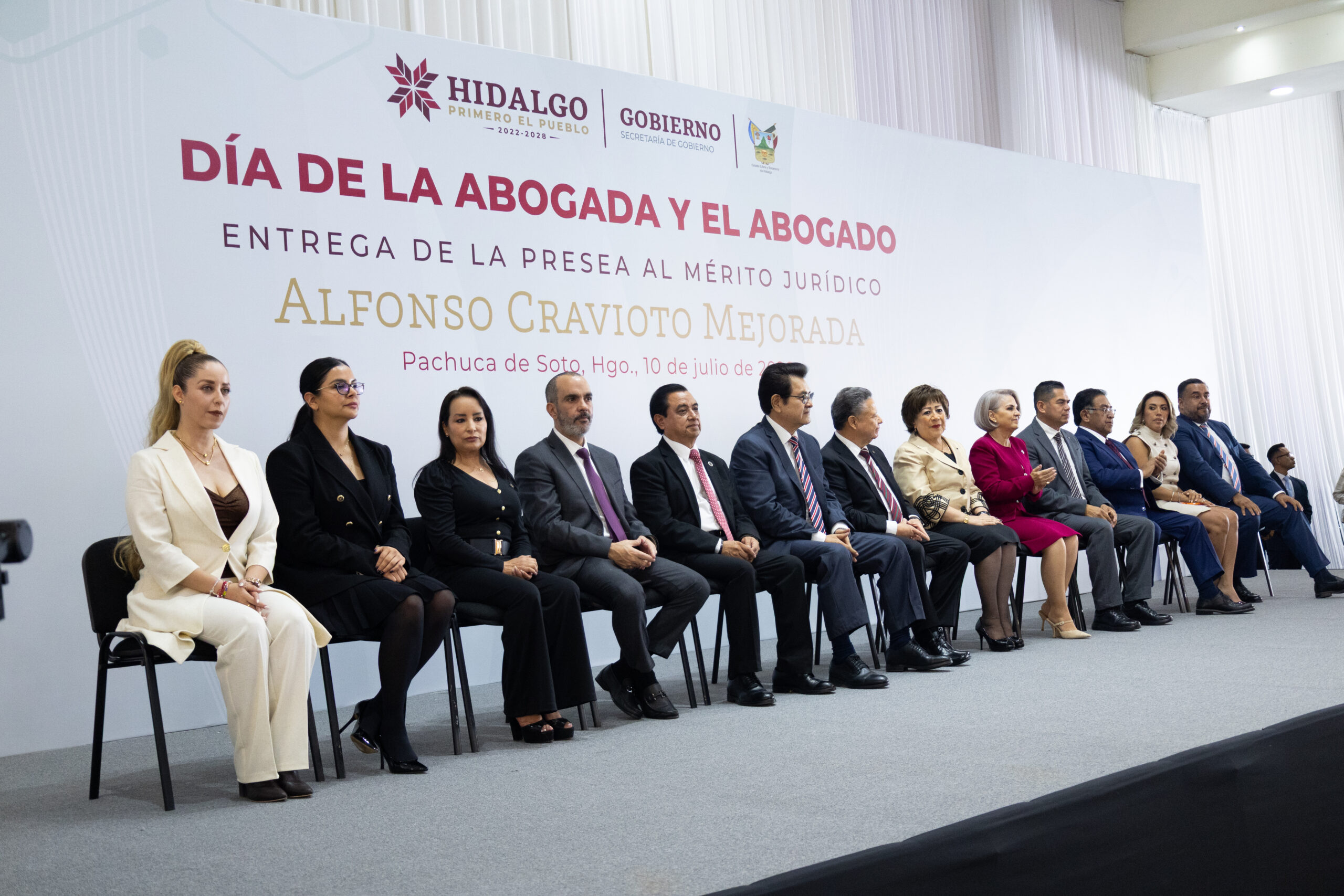 El gobernador Julio Menchaca agradeció al gremio notarial el servicio pro bono que ofrece en las Rutas de la Transformación